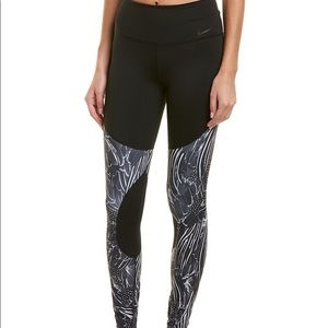 Nike feather print leggings